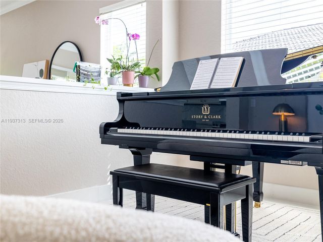 903 NW 167th Ave, Pembroke Pines, FL 33028