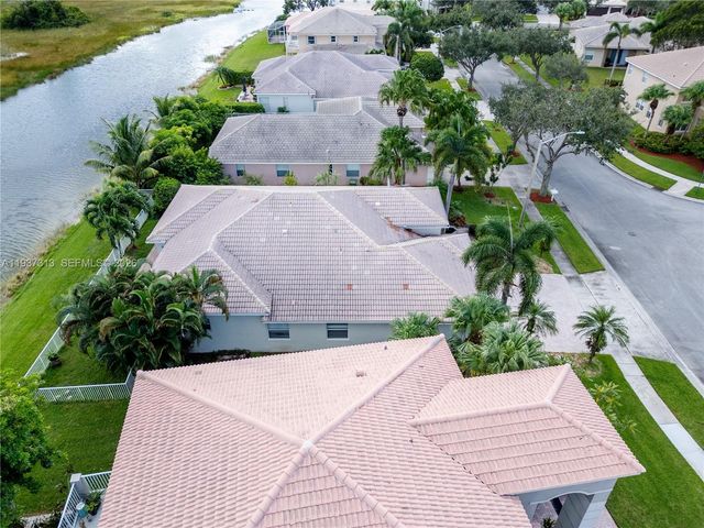 903 NW 167th Ave, Pembroke Pines, FL 33028
