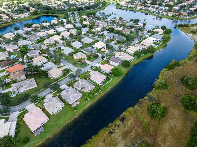 903 NW 167th Ave, Pembroke Pines, FL 33028