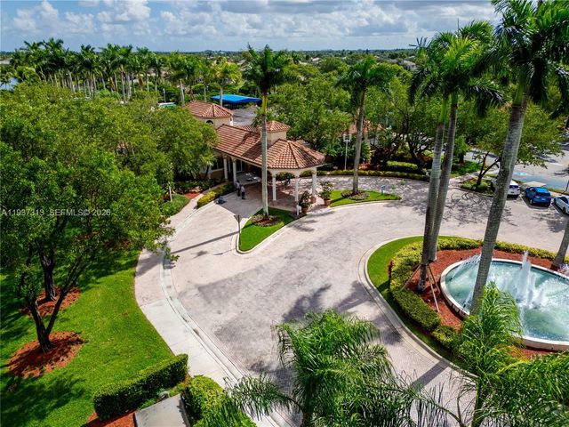 903 NW 167th Ave, Pembroke Pines, FL 33028