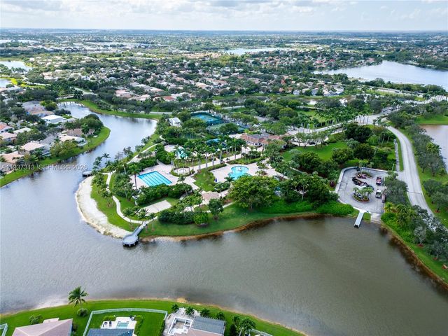 903 NW 167th Ave, Pembroke Pines, FL 33028