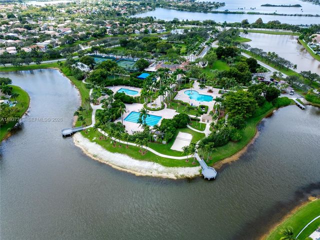 903 NW 167th Ave, Pembroke Pines, FL 33028