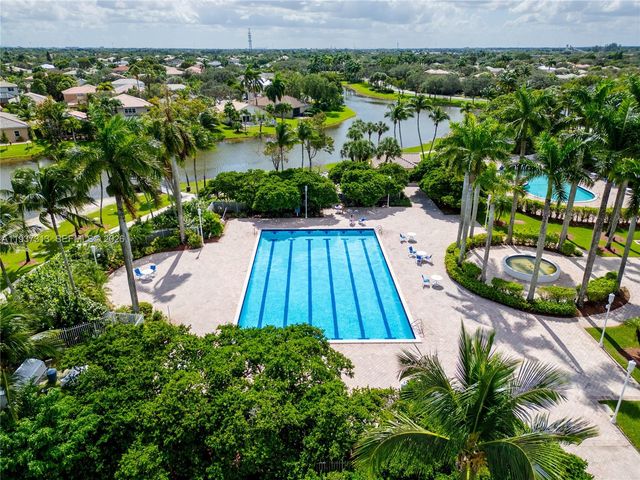 903 NW 167th Ave, Pembroke Pines, FL 33028