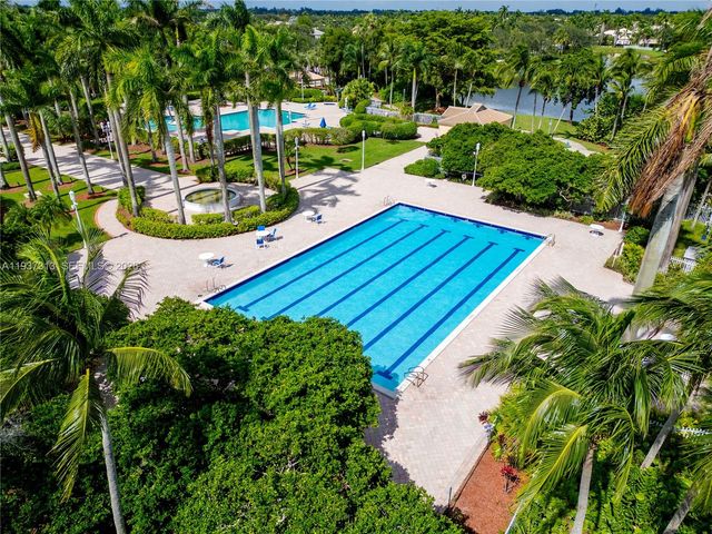 903 NW 167th Ave, Pembroke Pines, FL 33028