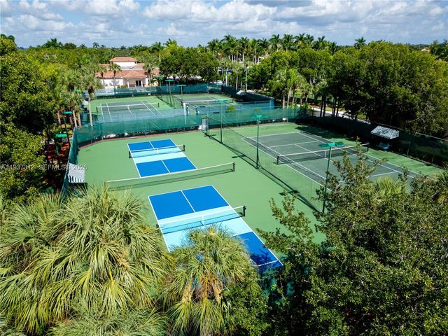 903 NW 167th Ave, Pembroke Pines, FL 33028