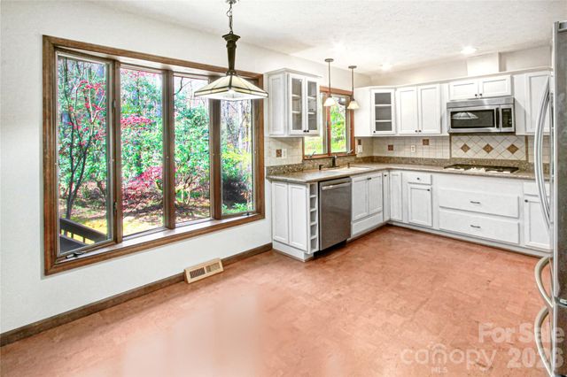 540 Chickadee Lane, Brevard, NC 28712