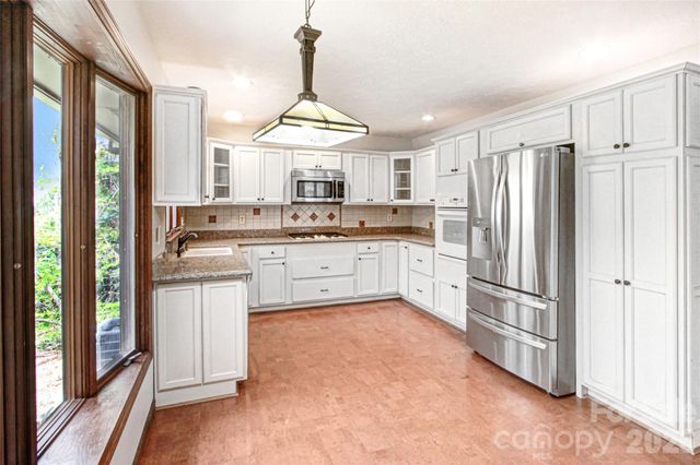540 Chickadee Lane, Brevard, NC 28712