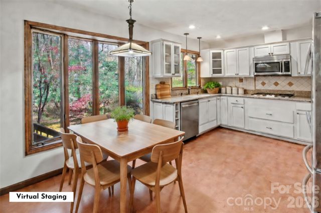 540 Chickadee Lane, Brevard, NC 28712