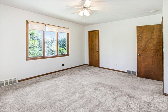 540 Chickadee Lane, Brevard, NC 28712