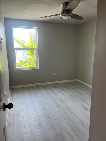 6349 Topsail Dr, West Palm Beach, FL 33413