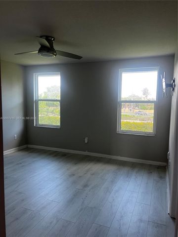 6349 Topsail Dr, West Palm Beach, FL 33413