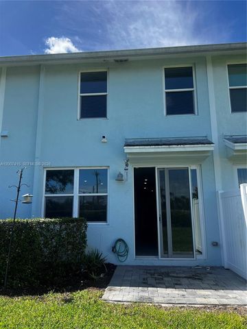 6349 Topsail Dr, West Palm Beach, FL 33413
