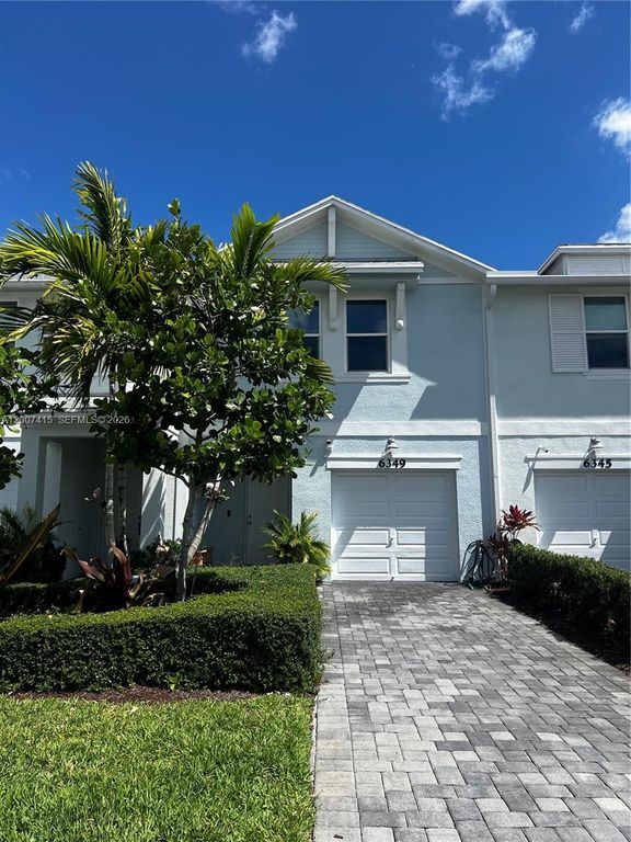 6349 Topsail Dr, West Palm Beach, FL 33413