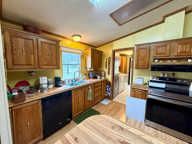 157 Apple Court, Muskegon, MI 49445