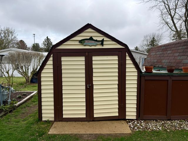 157 Apple Court, Muskegon, MI 49445