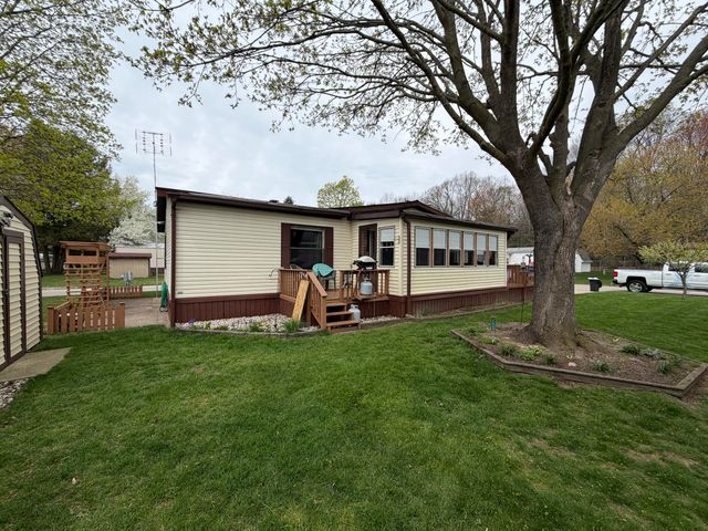 157 Apple Court, Muskegon, MI 49445