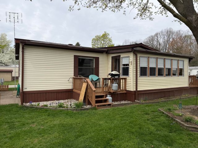 157 Apple Court, Muskegon, MI 49445