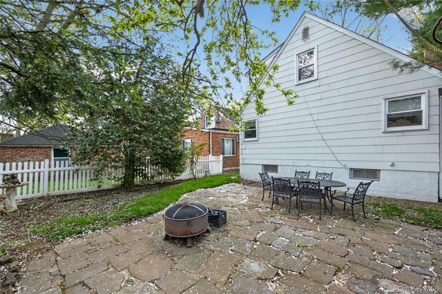 21 Whitney Avenue, Floral Park, NY 11001