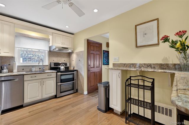 21 Whitney Avenue, Floral Park, NY 11001