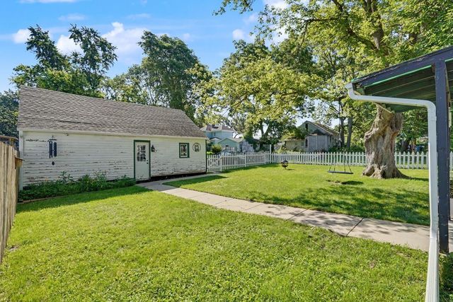 808 5th Ave NE, Independence, IA 50644