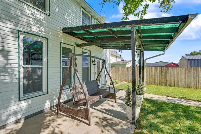 808 5th Ave NE, Independence, IA 50644