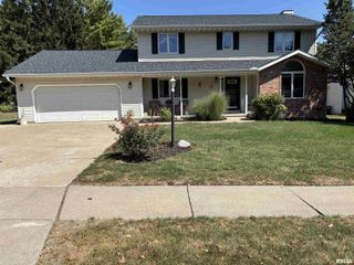 801 FIRETHORN Drive, Washington, IL 61571