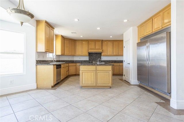 16245 Ridge View Drive, Apple Valley, CA 92307