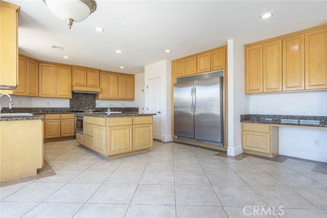 16245 Ridge View Drive, Apple Valley, CA 92307