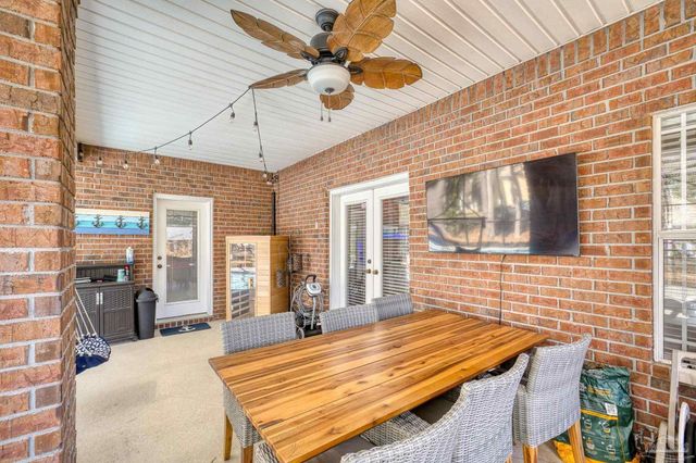 5674 English Turn Dr, Pace, FL 32571