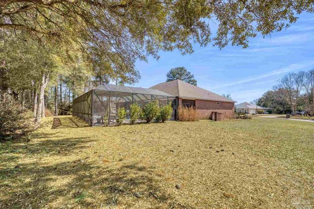 5674 English Turn Dr, Pace, FL 32571