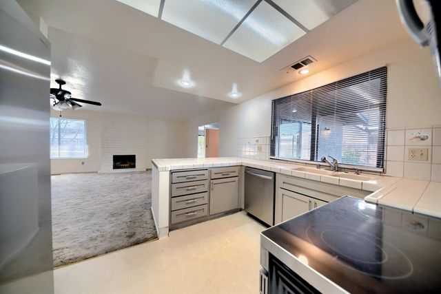 3704 Corte Madera Ave, Modesto, CA 95356