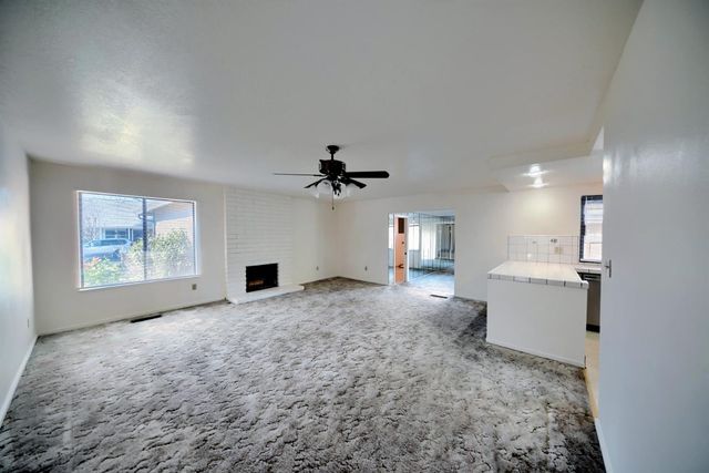 3704 Corte Madera Ave, Modesto, CA 95356