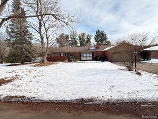 1322 N Monroe Street, Lapeer, MI 48446