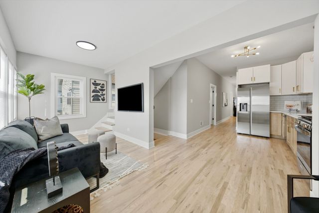 10546 S Avenue J, Chicago, IL 60617