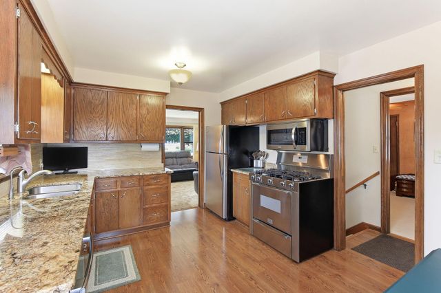 300 Edith Drive, West Saint Paul, MN 55118