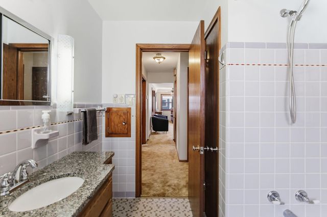 300 Edith Drive, West Saint Paul, MN 55118
