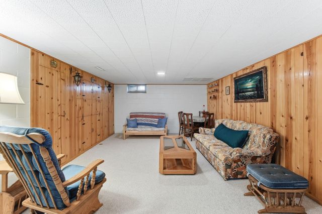 300 Edith Drive, West Saint Paul, MN 55118