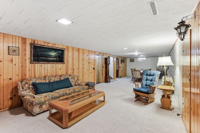 300 Edith Drive, West Saint Paul, MN 55118