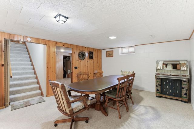 300 Edith Drive, West Saint Paul, MN 55118
