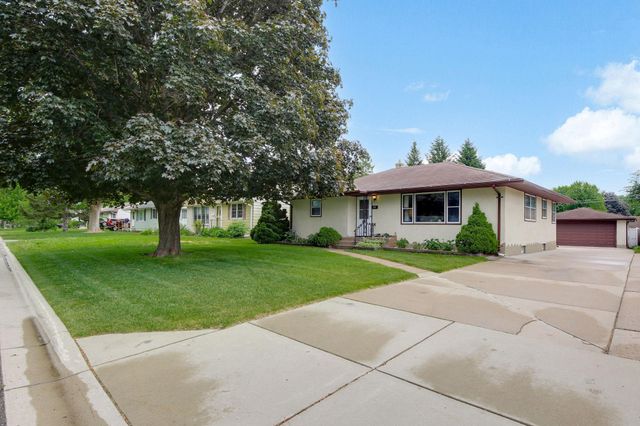 300 Edith Drive, West Saint Paul, MN 55118