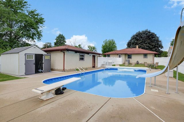 300 Edith Drive, West Saint Paul, MN 55118