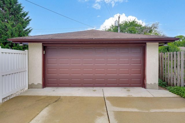 300 Edith Drive, West Saint Paul, MN 55118