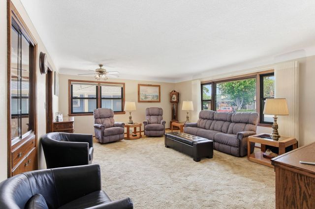 300 Edith Drive, West Saint Paul, MN 55118