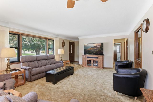 300 Edith Drive, West Saint Paul, MN 55118