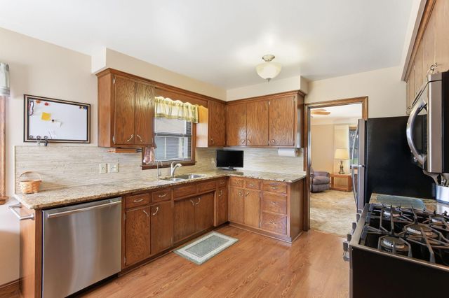 300 Edith Drive, West Saint Paul, MN 55118