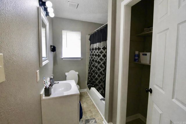 2301 & 2303 Brown St, Little Rock, AR 72204