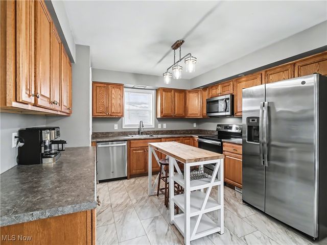 3640 Hetzel Drive, Parma, OH 44134