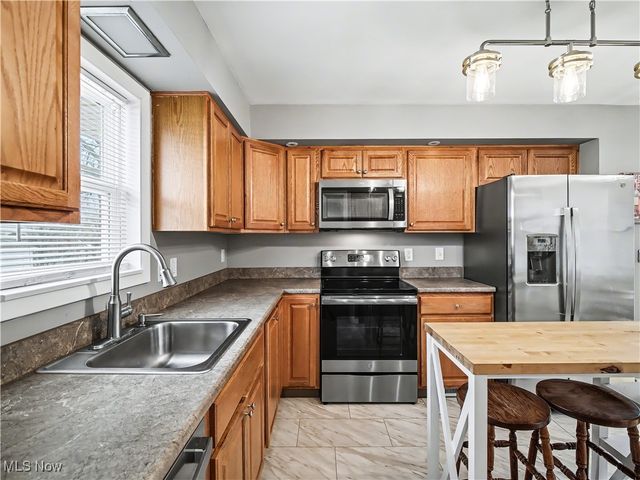 3640 Hetzel Drive, Parma, OH 44134