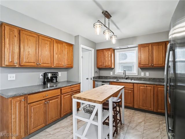 3640 Hetzel Drive, Parma, OH 44134