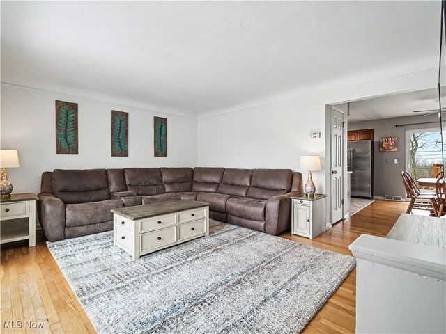 3640 Hetzel Drive, Parma, OH 44134